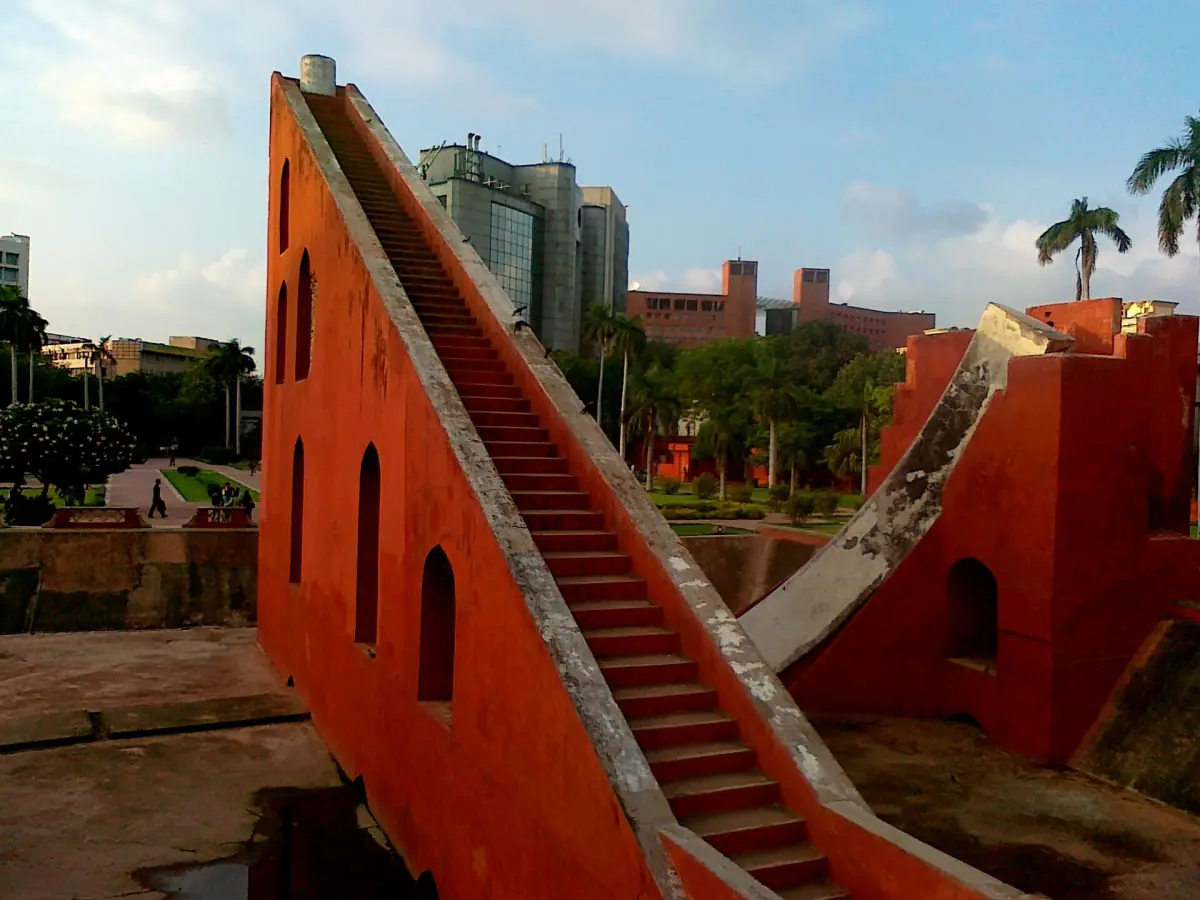 The Samrat Yantra sundial